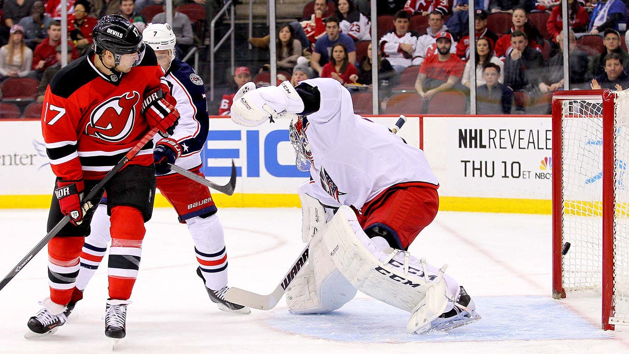 Henrique scores twice as Devils prove too much for Blue Jackets